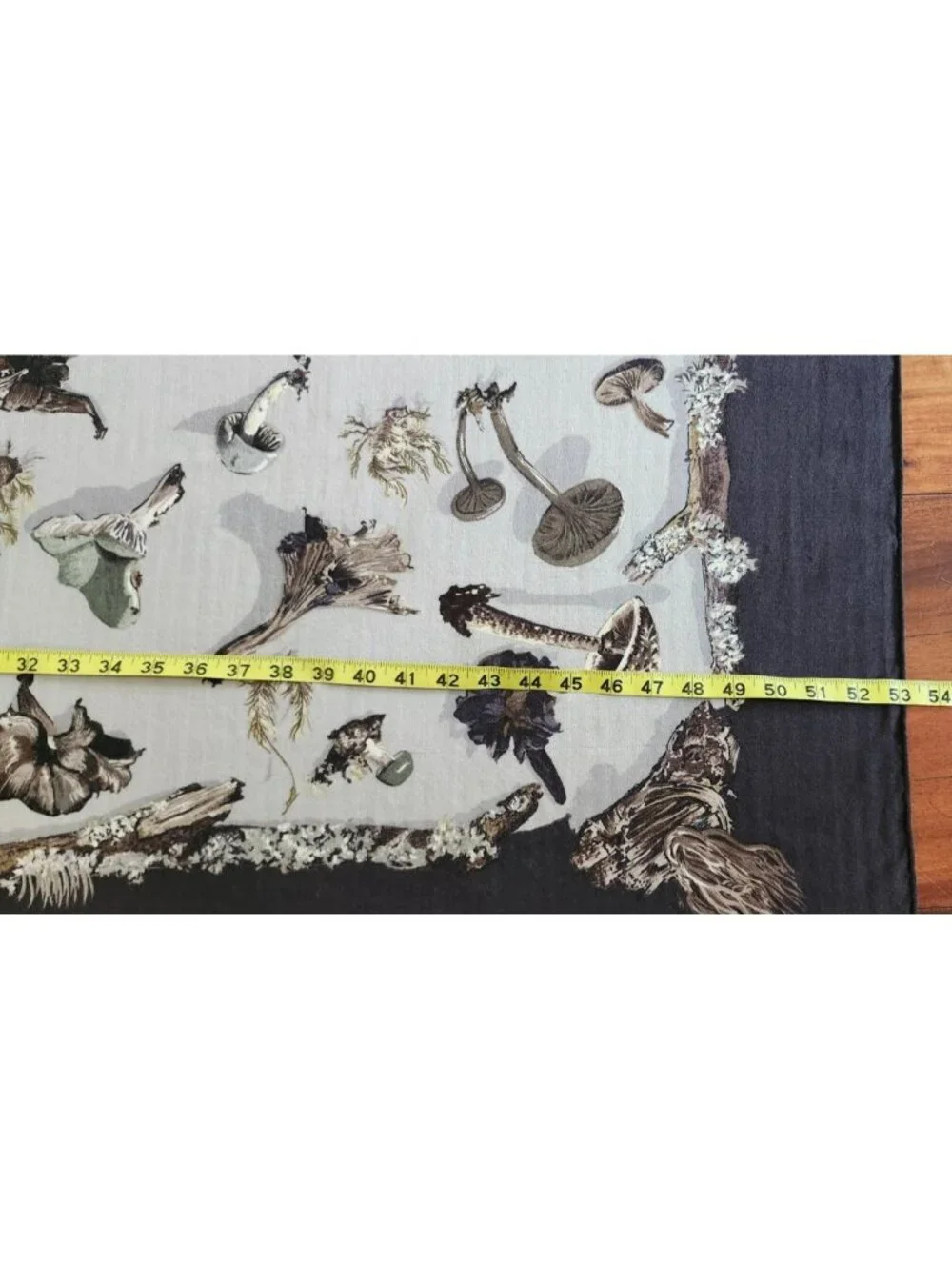 Hermès Paris Champignons Mushroom Cashmere Silk 140 Shawl Scarf Made in France